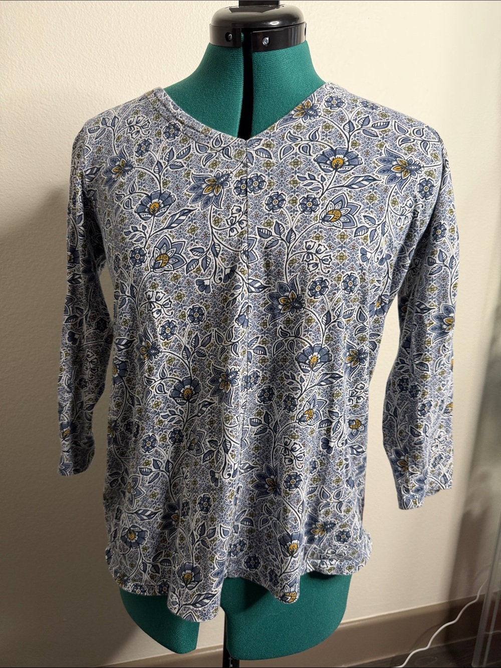 Purejill blue flor print vneck blouse 3/4 sleeves